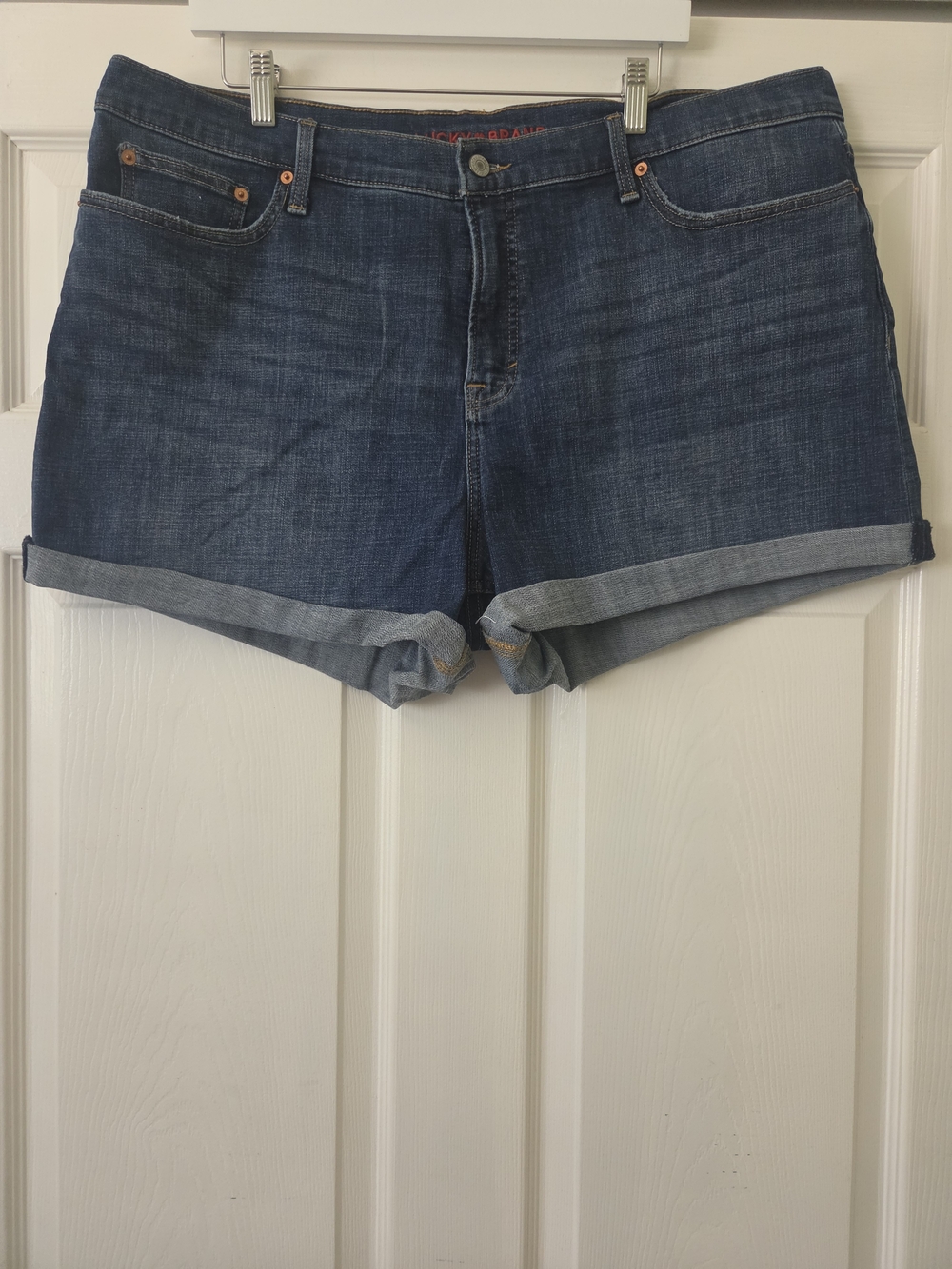 Lucky Classic Women's Dark Blue Denim Roll-Cuff Shorts Size 20
